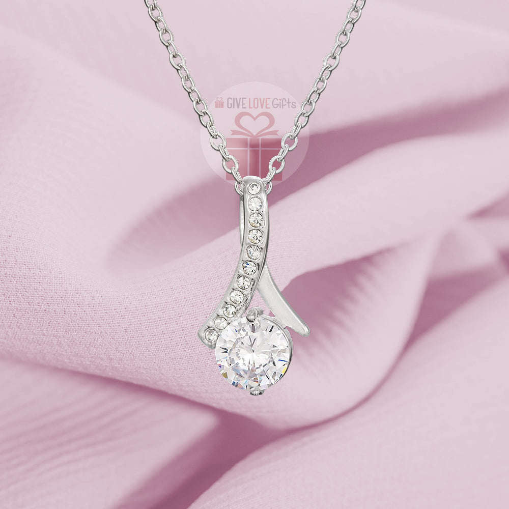 Love & Positivity - Boyfriend's Mom - Alluring Necklace