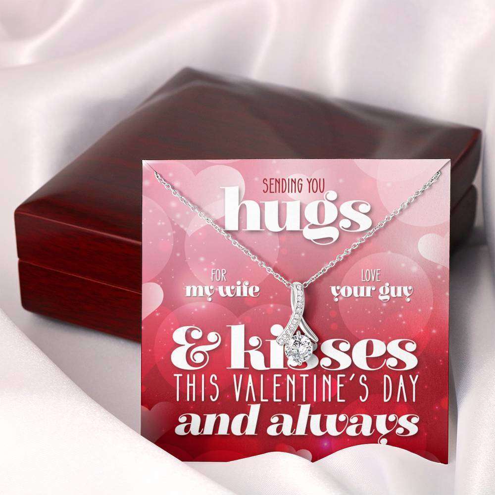 Hugs & Kisses - Wife Chérie Necklace